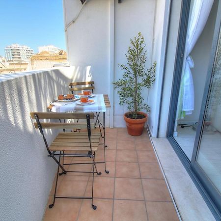 Апартаменты Center Location, Ac, Swimming Pool, And Parking Ольян Экстерьер фото